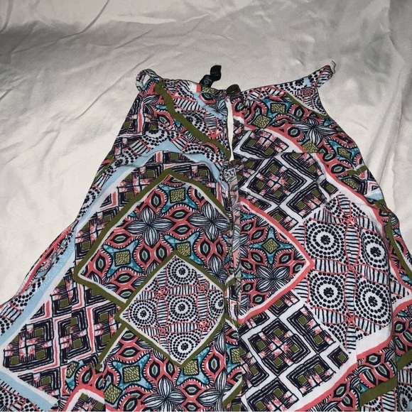 Halter-cut romper - Picture 3 of 3